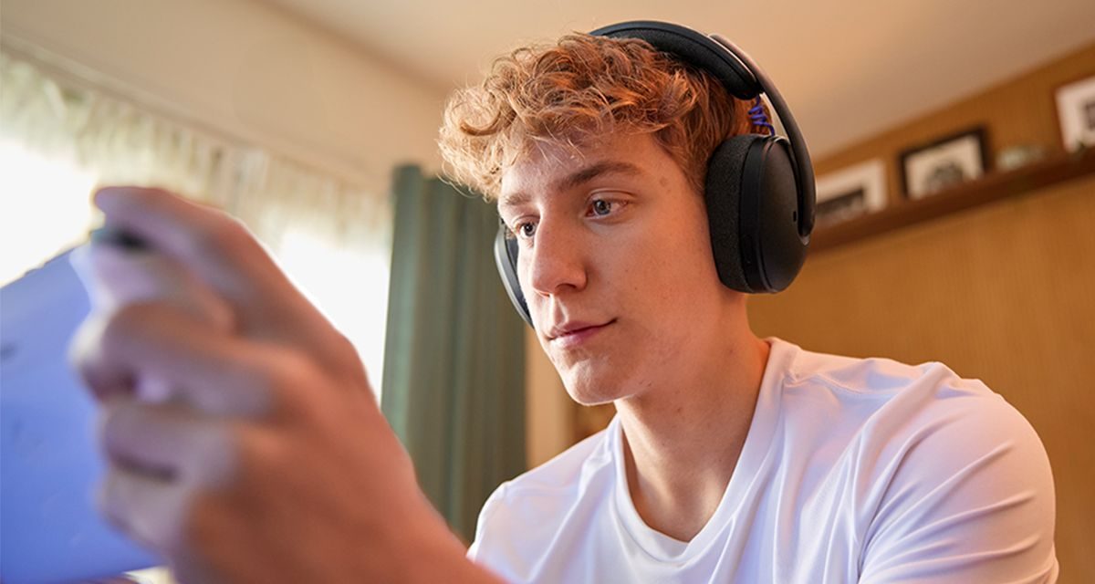 Logitech G325, Headset Gaming Wireless Untuk PC Dan HP Kamu