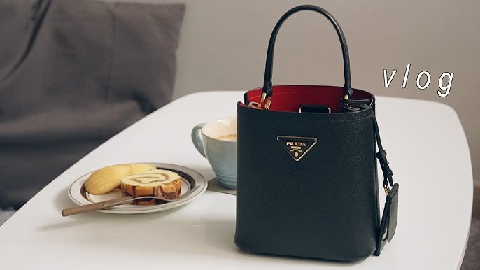 Brand Prada Memiliki Nilai Item Fashion Prestise Dan Eksklusivitas