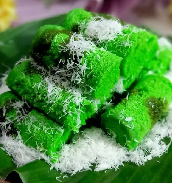 Kue Putu Bambu: Jajanan Tradisional Indonesia Yang Manis Gurih