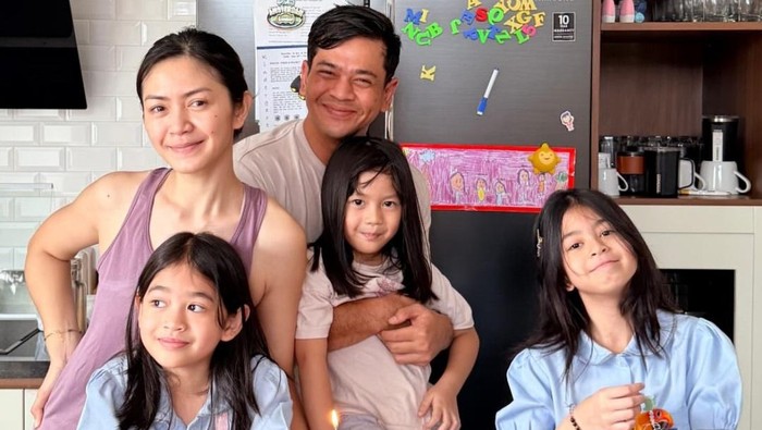 Surya Insomnia Menginspirasi Konsisten Berkarya Dunia Hiburan