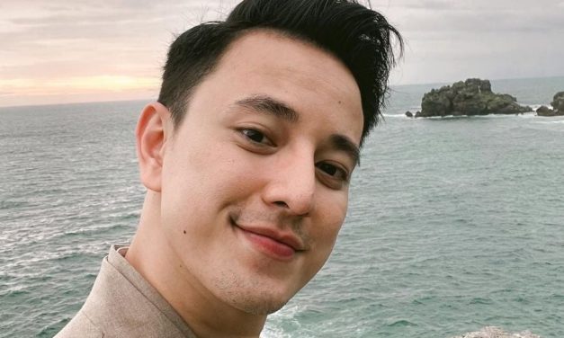 Mengenal Aktor Ganteng Yang Jago Berakting Billy Davidson