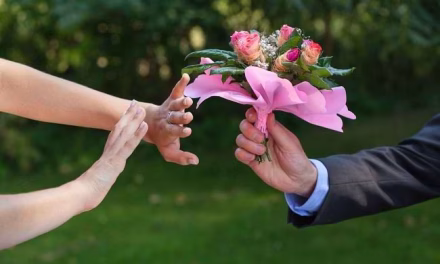 Pernah Merasakan Cinta Bertepuk Sebelah Tangan? Ini Faktanya