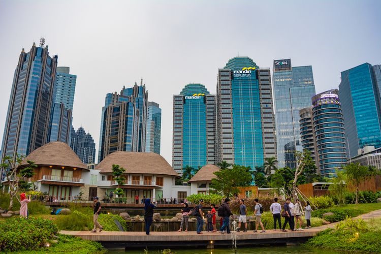 4 Aktivitas Piknik Hemat Di Hutan Kota GBK