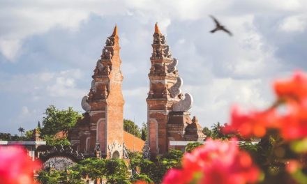 Bahasa Daerah: Pilar Identitas Budaya Indonesia