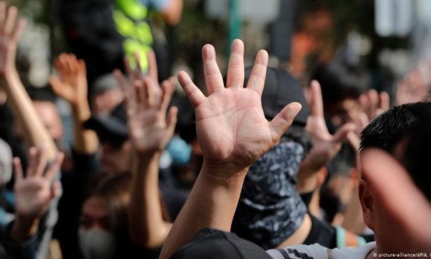 Bijak Dalam Demokrasi Sangat Penting Untuk Generasi Muda